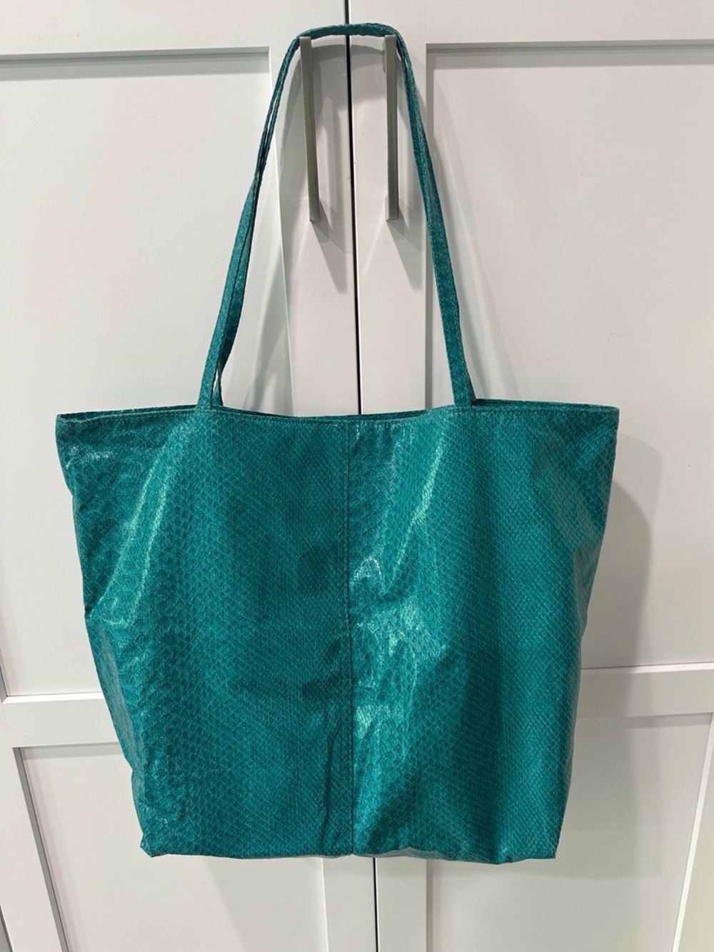 Saks Fifth Avenue Teal Snakeskin Embossed Lightweight Large Tote Bag